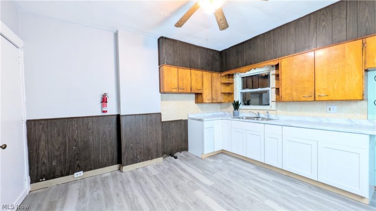 805 Main Street, Conneaut, OH - Photo 4