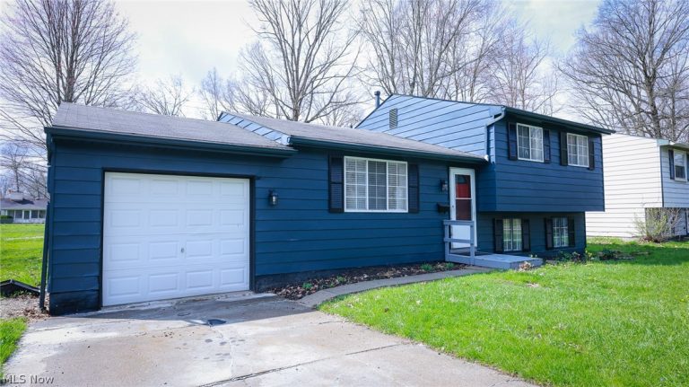 3539 Dunstan Drive NW, Warren, OH - Photo 2