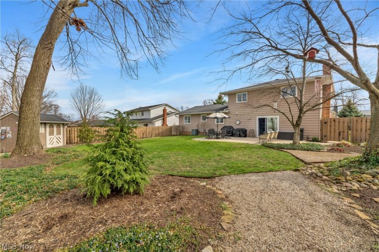 7712 Gerald Drive, Middleburg Heights, OH - Photo 8