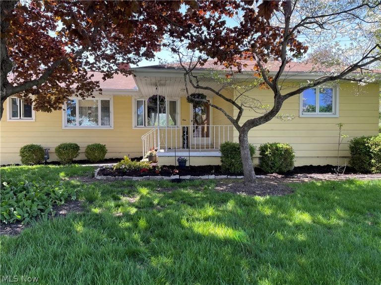 1 Hilltop Drive, Mount Vernon, OH - Photo 2