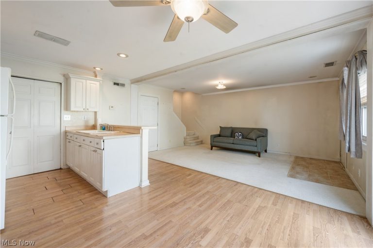 2535 Royal County Down #B, Uniontown, OH - Photo 4