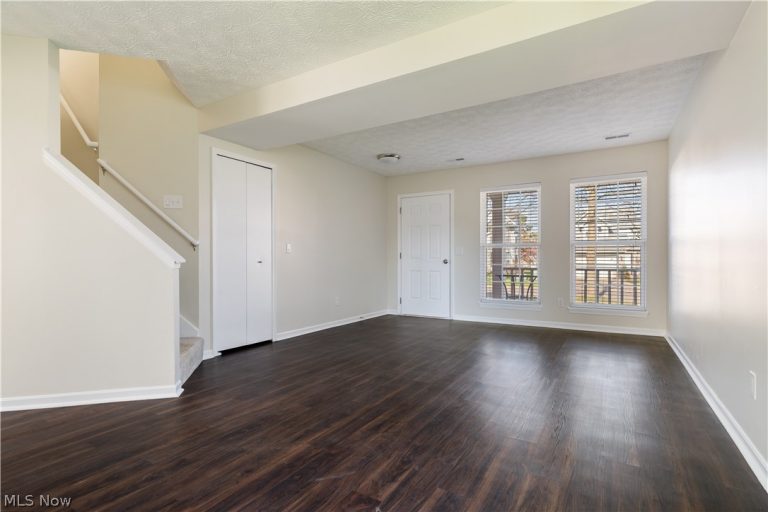 2165 Stonehenge Circle, Akron, OH - Photo 5