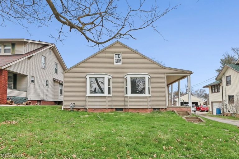 1073 Parkside Drive, Alliance, OH, 44601