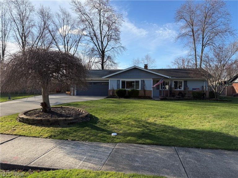 28575 Holly Drive, North Olmsted, OH, 44070