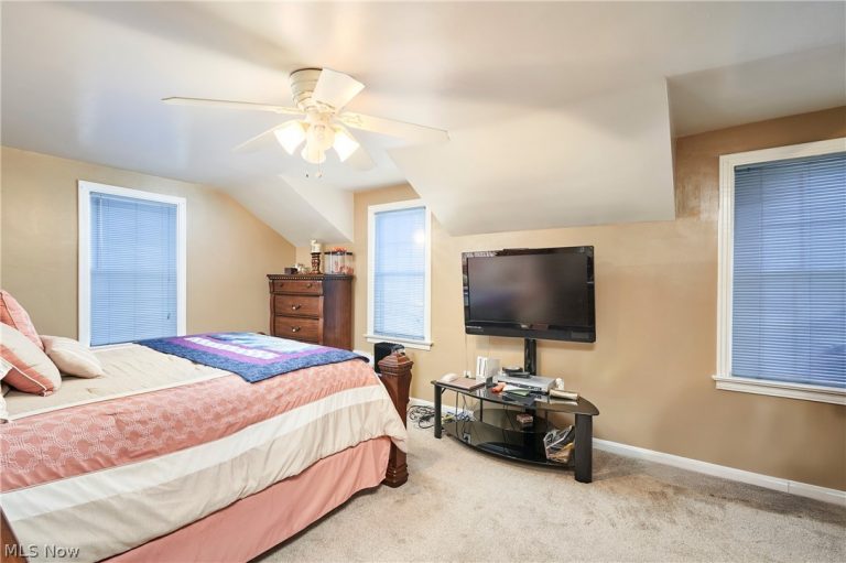 942 Bellflower Avenue, Canton, OH - Photo 8