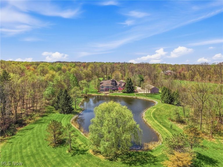 1803 Whisper Bluff Trail, Hinckley, OH - Photo 4