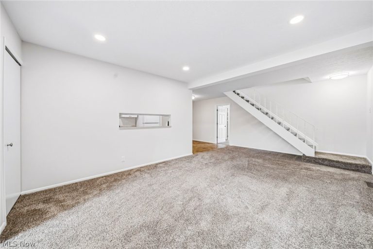 7982 Colonial Drive, Mentor, OH - Photo 3