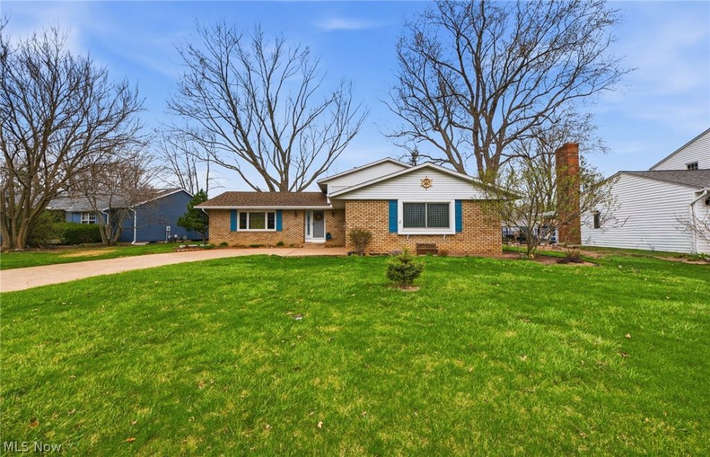 4560 Newbury Drive, Vermilion, OH