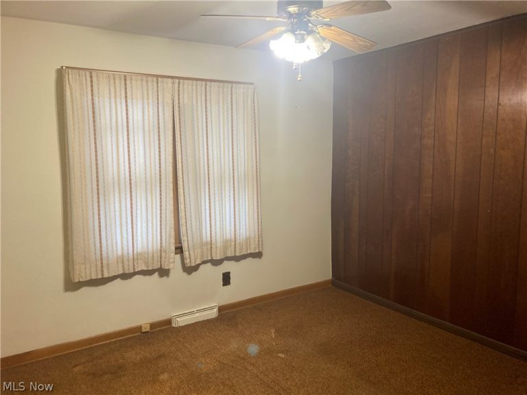 8409 Wainstead Drive, Parma, OH - Photo 8