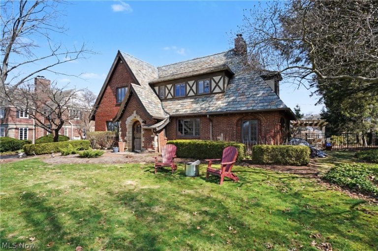 131 Wheaton Road, Akron, OH - Photo 2