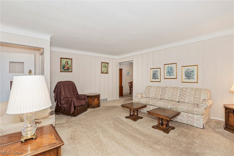 1272 Bonnie Lane, Mayfield Heights, OH - Photo 8