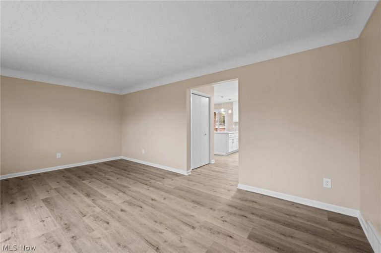 641 North Avenue, Tallmadge, OH - Photo 6