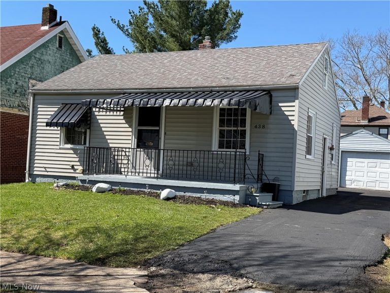 438 Grant Street, McDonald, OH - Photo 2