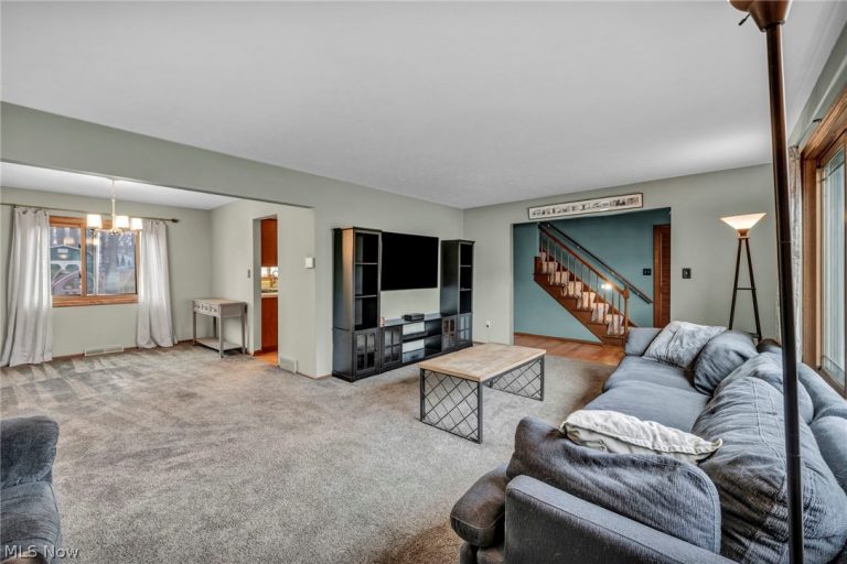 26475 Sudbury Drive, North Olmsted, OH - Photo 8