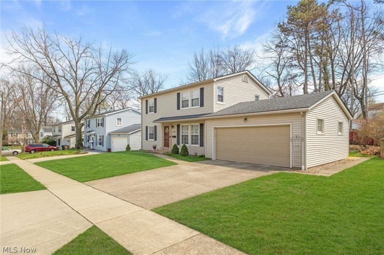 880 Markham Avenue, Cuyahoga Falls, OH - Photo 2