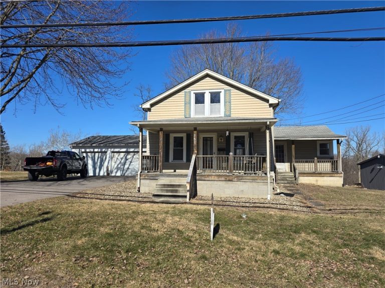 267 Milan Avenue, Amherst, OH - Photo 2