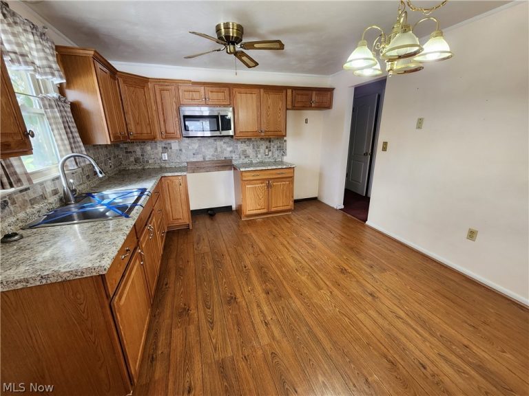 49871 Park Circle, East Liverpool, OH - Photo 2
