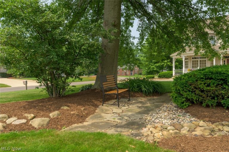 1015 Cambridge Court, Warren, OH - Photo 5