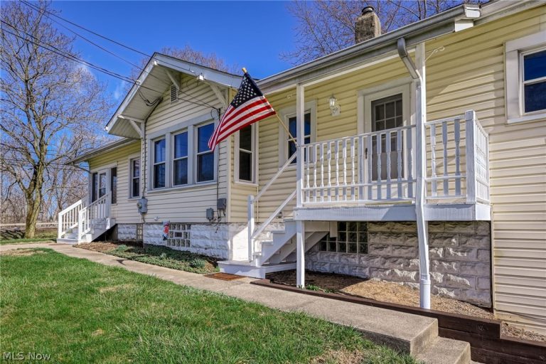 925 Springdale Road, Stow, OH - Photo 2