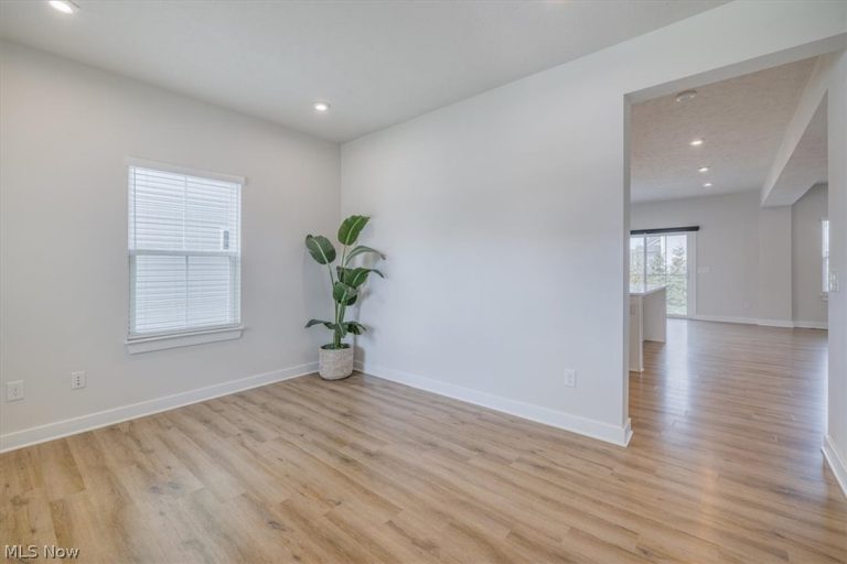 36270 Lands End Drive, North Ridgeville, OH - Photo 4