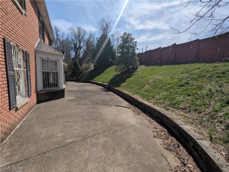 12 Wildwood Road, St Clairsville, OH - Photo 8