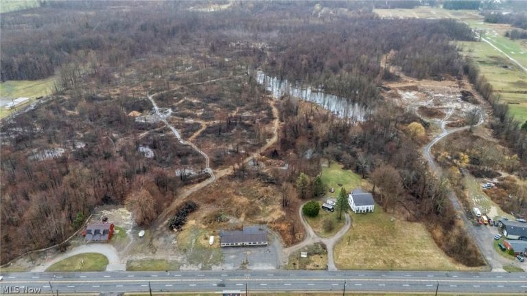 9580 & 9582 North Ridge Road, Geneva, OH - Photo 5