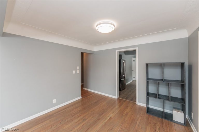 2539 Warrensville Center Road #Down, University Heights, OH - Photo 8