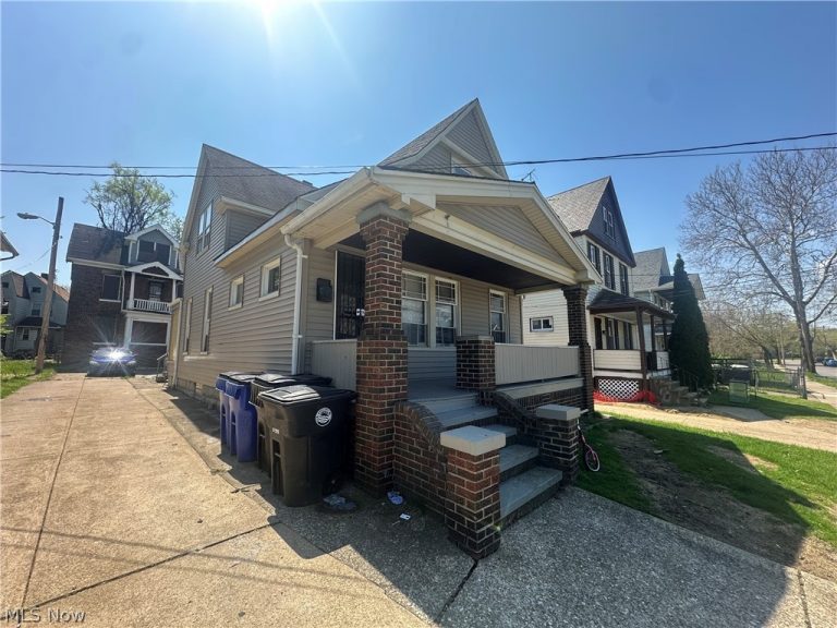 6404 Carl Avenue, Cleveland, OH - Photo 3