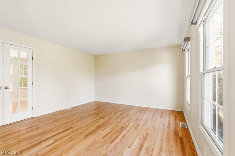 34390 Appleview Way, Solon, OH - Photo 5