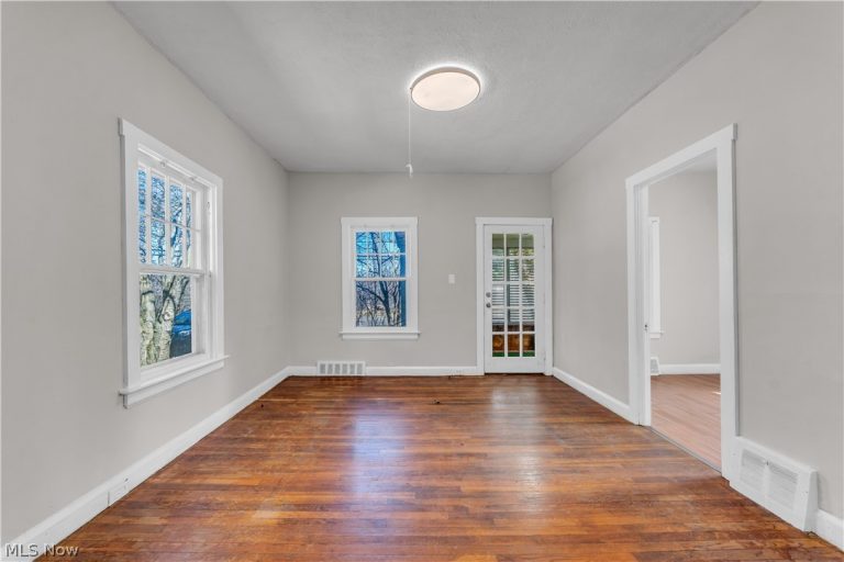 2150 Glenridge Road, Euclid, OH - Photo 3