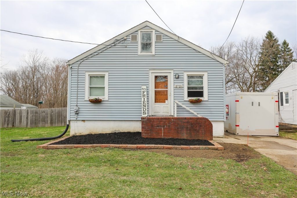 2721 Meadow Drive, Akron, OH