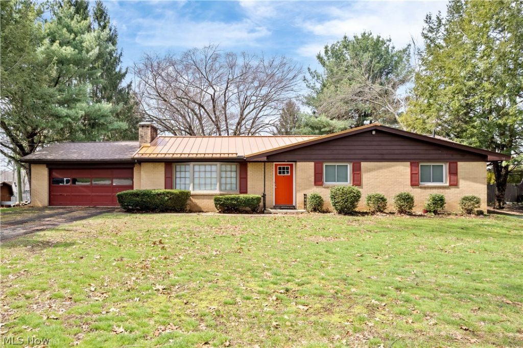 4742 Cherimoya Avenue, Green, OH