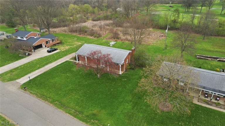 3252 Dellwood Avenue, Canton, OH - Photo 8