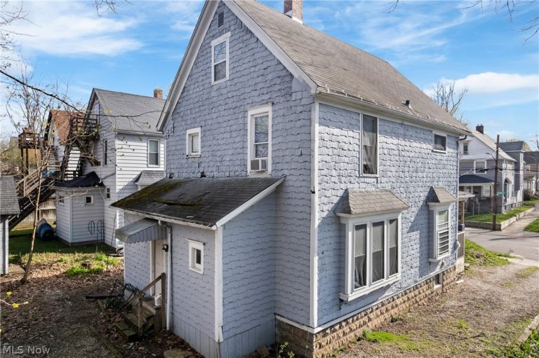 518 Sumner Street, Akron, OH - Photo 6