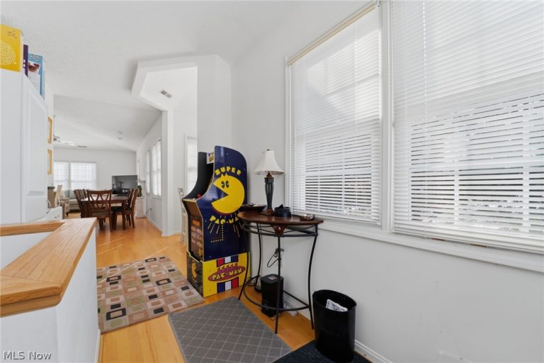 402 Eagle, Mayfield Heights, OH - Photo 3