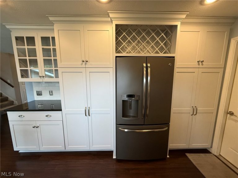 3135 Circleview Drive, Dover, OH - Photo 6