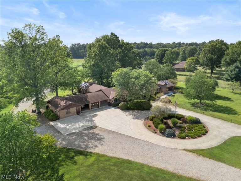 11950 Castleton Lane, Grafton, OH, 44044