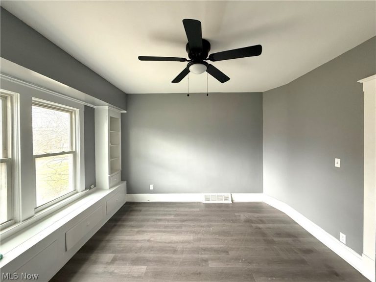 12005 Farringdon Avenue, Cleveland, OH - Photo 2