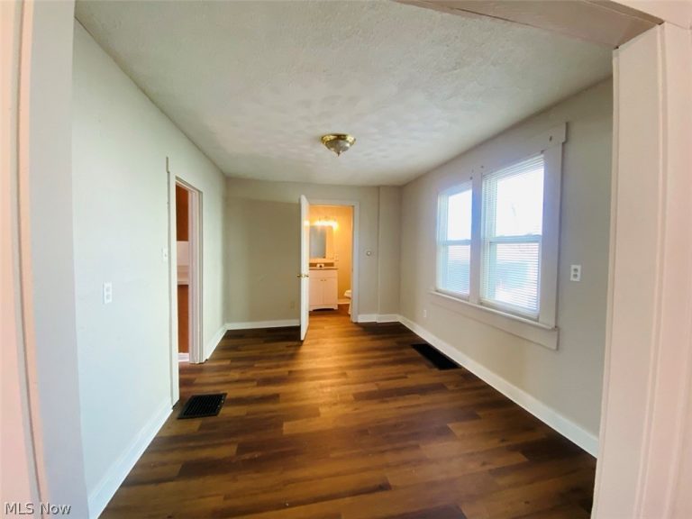 748 Merton Avenue, Akron, OH - Photo 6