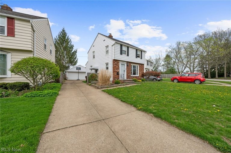 7906 Kenton Avenue, Parma, OH - Photo 3
