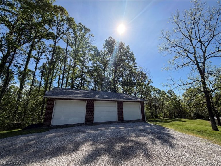 183 Varner Street, Walker, WV - Photo 3