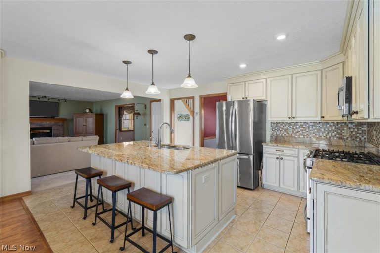 177 Potomac Court, Medina, OH - Photo 2