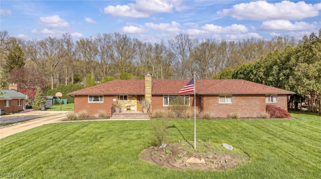 327 Miller Road, Akron, OH