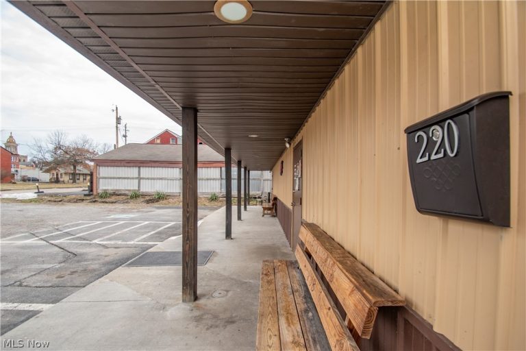 220 Jefferson Street, Lisbon, OH - Photo 4