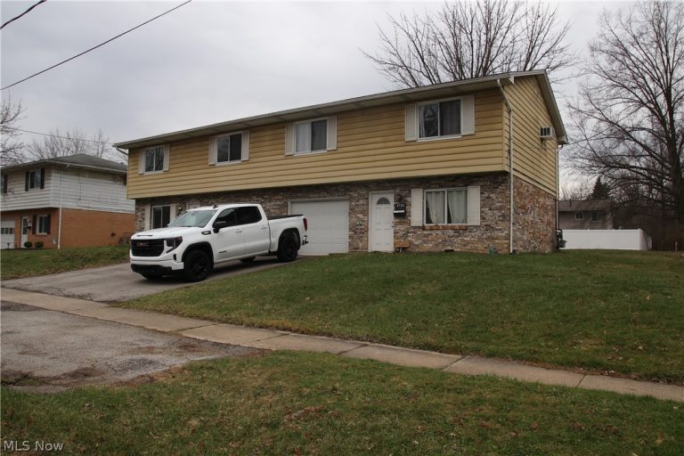 4728 Fishcreek Road, Stow, OH - Photo 2