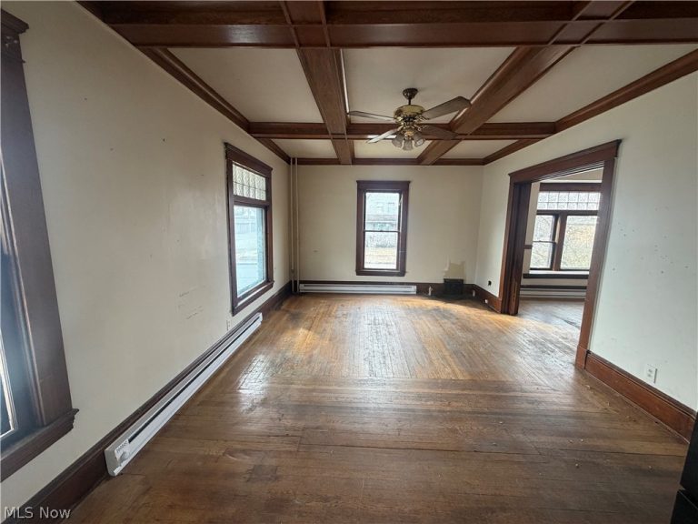 202 Prospect Street, Girard, OH - Photo 2
