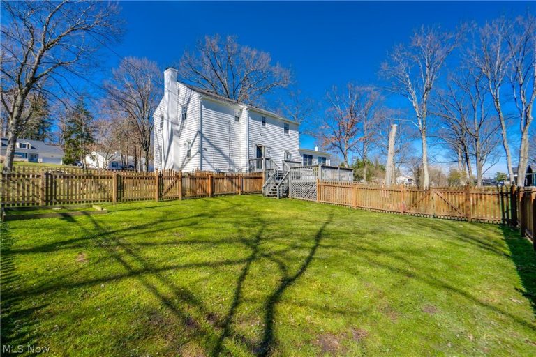 568 Hampshire Road, Fairlawn, OH - Photo 4