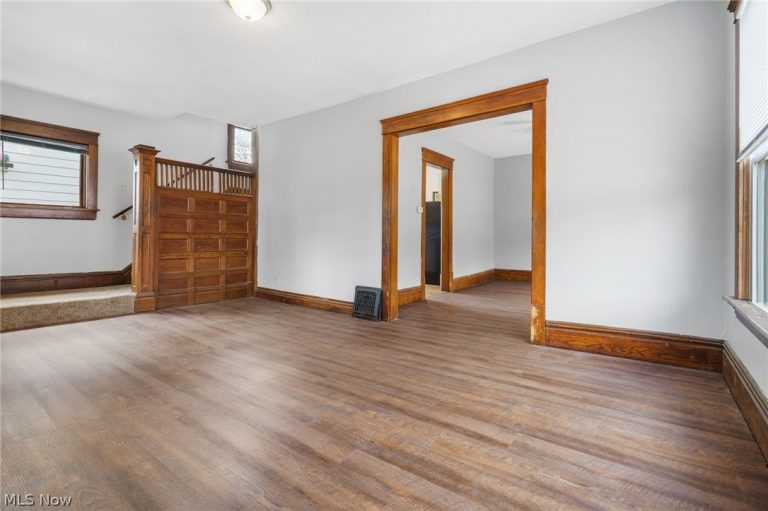 558 Nash Street, Akron, OH - Photo 5