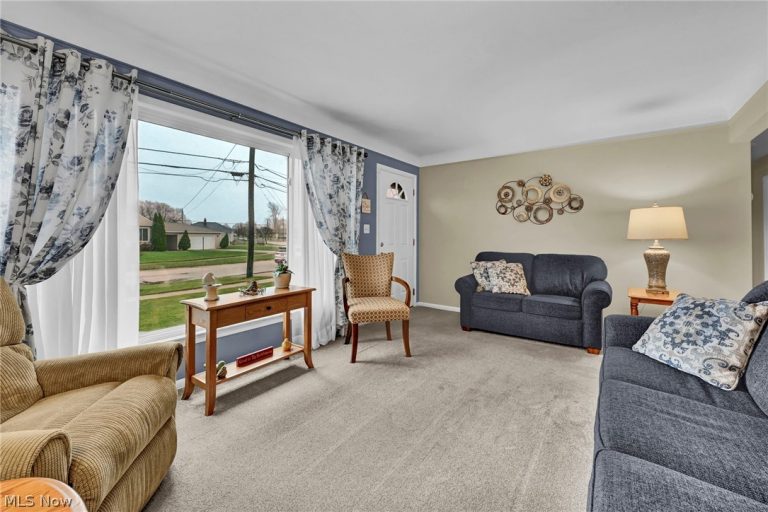 6188 Barbara Lane, Brook Park, OH - Photo 8