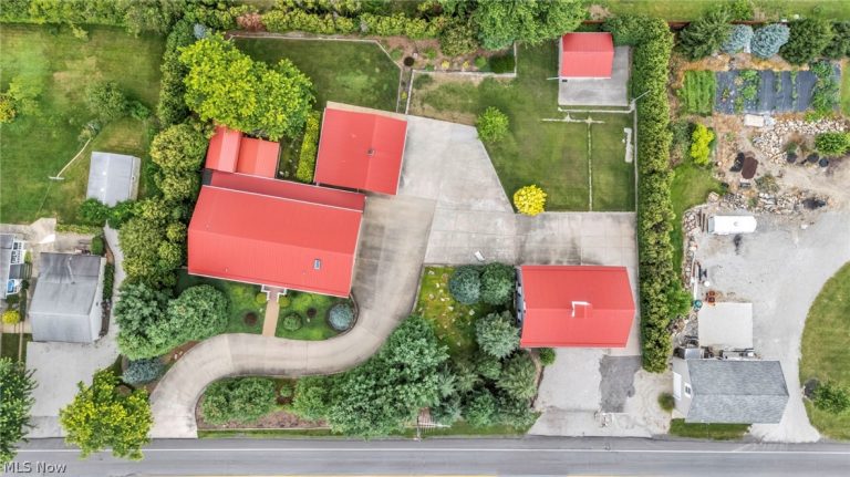 45002 Middle Ridge Road, Amherst, OH - Photo 3